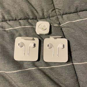 Apple Earbuds